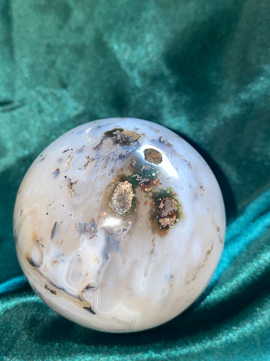 Dendritic Agate Sphere with beautiful White Banding